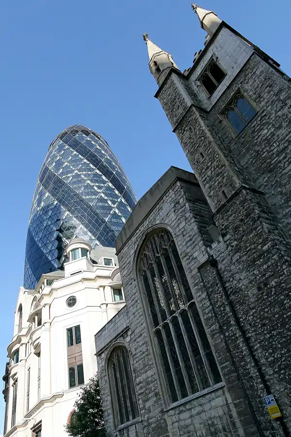 103 | 2009 | London | Financial District | The Swiss Re Tower | © carsten riede fotografie