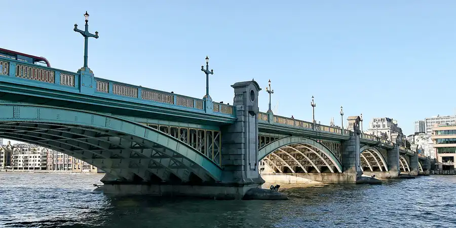119 | 2009 | London | Southwark Bridge | © carsten riede fotografie