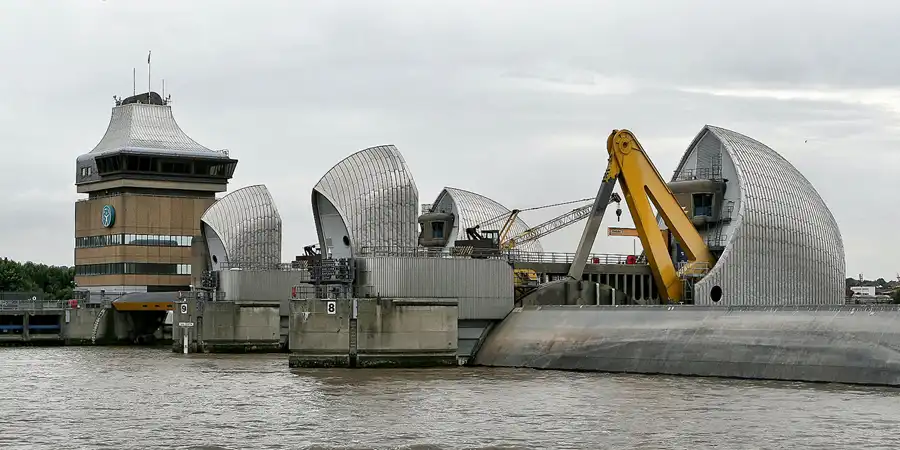 181 | 2009 | London | Thames Flood Barrier | © carsten riede fotografie