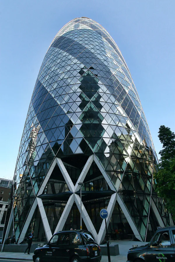 106 | 2009 | London | Financial District | The Swiss Re Tower | © carsten riede fotografie