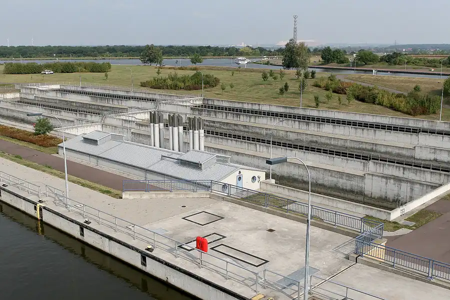 052 | 2009 | Magdeburg | Wasserstrassenkreuz | © carsten riede fotografie