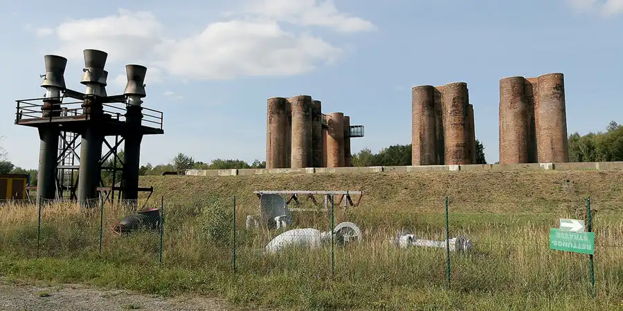 061 | 2009 | Lauchhammer | Kokereigelände Biotürme | © carsten riede fotografie