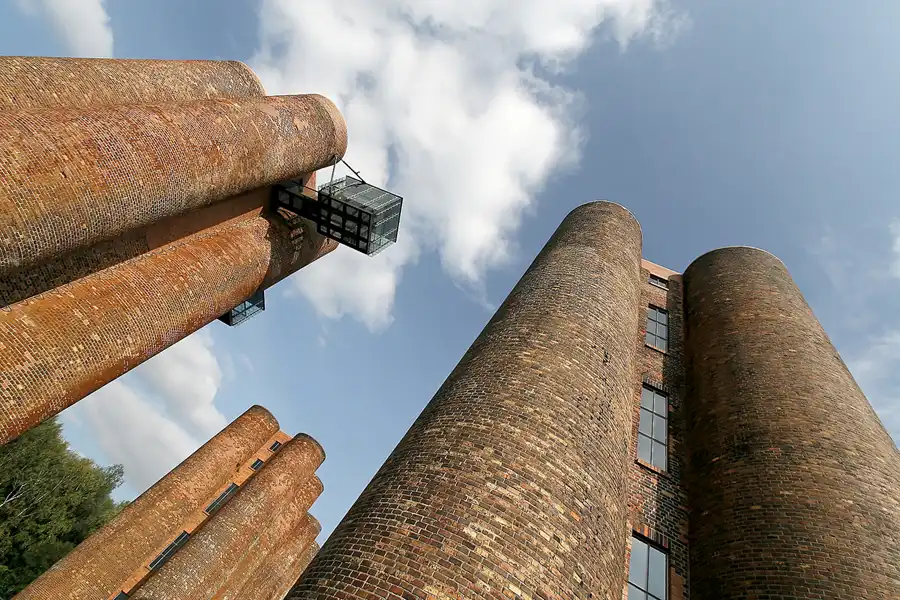 063 | 2009 | Lauchhammer | Kokereigelände Biotürme | © carsten riede fotografie