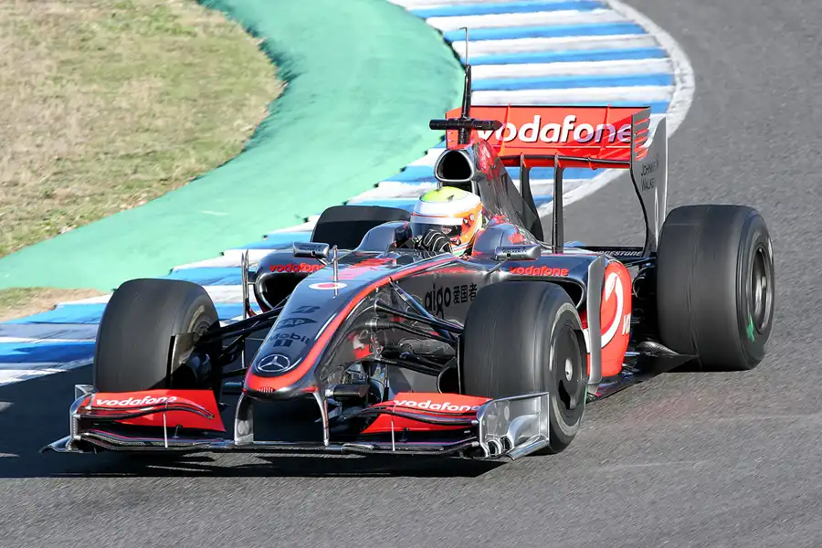 104 | 2009 | Jerez De La Frontera | McLaren-Mercedes Benz MP4-24 | Oliver Turvey | © carsten riede fotografie