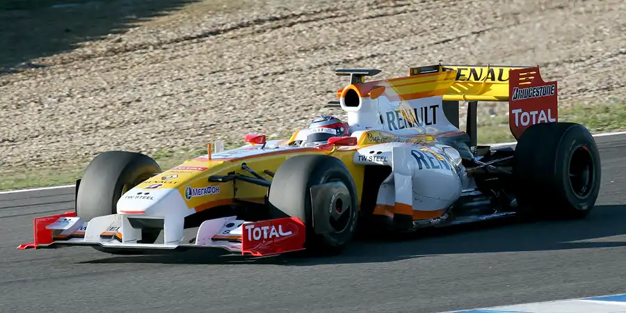 128 | 2009 | Jerez De La Frontera | Renault R29 | Bertrand Baguette | © carsten riede fotografie