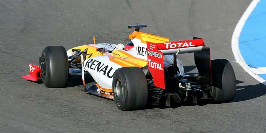 129 | 2009 | Jerez De La Frontera | Renault R29 | Bertrand Baguette | © carsten riede fotografie