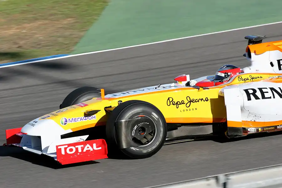 130 | 2009 | Jerez De La Frontera | Renault R29 | Bertrand Baguette | © carsten riede fotografie