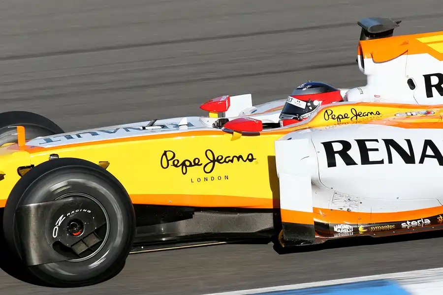 131 | 2009 | Jerez De La Frontera | Renault R29 | Bertrand Baguette | © carsten riede fotografie