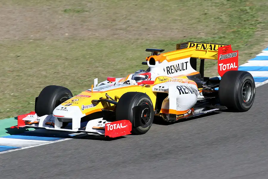 132 | 2009 | Jerez De La Frontera | Renault R29 | Bertrand Baguette | © carsten riede fotografie