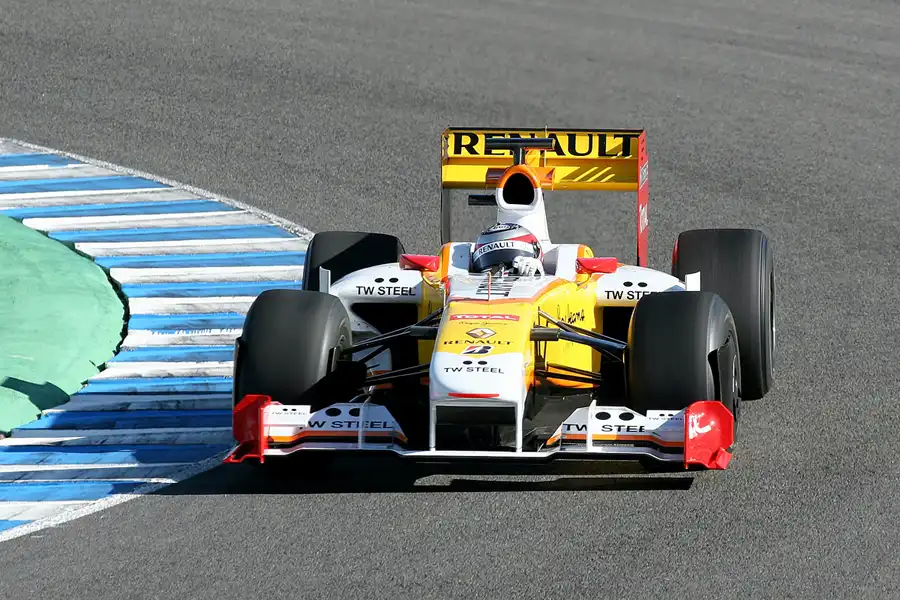 133 | 2009 | Jerez De La Frontera | Renault R29 | Bertrand Baguette | © carsten riede fotografie