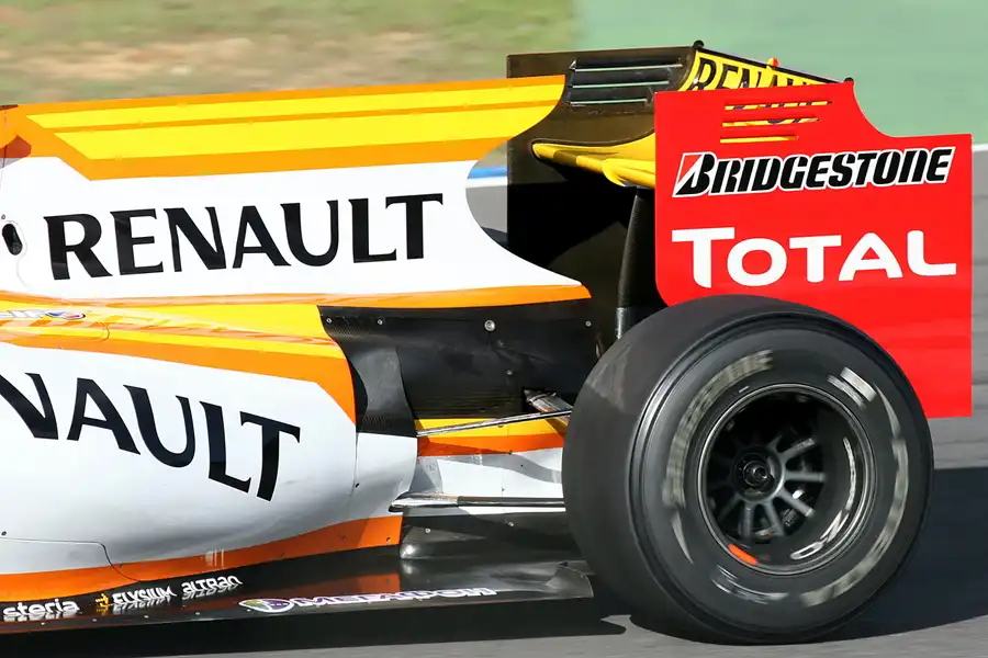 142 | 2009 | Jerez De La Frontera | Renault R29 | Lucas Di Grassi | © carsten riede fotografie