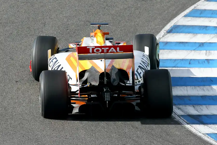 143 | 2009 | Jerez De La Frontera | Renault R29 | Lucas Di Grassi | © carsten riede fotografie