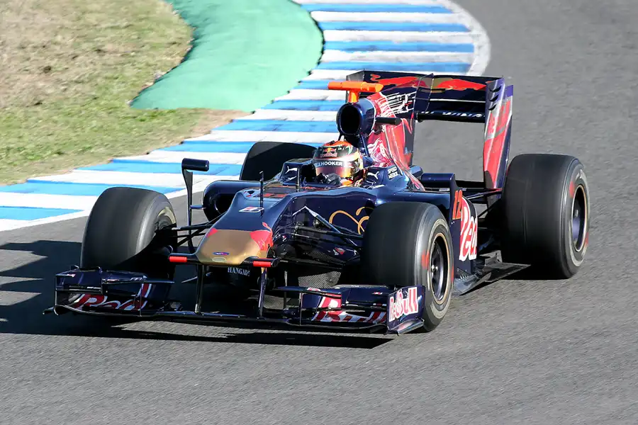 168 | 2009 | Jerez De La Frontera | Toro Rosso-Ferrari STR4 | Brendon Hartley | © carsten riede fotografie