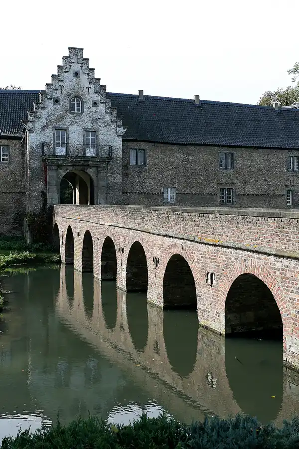 108 | 2010 | Hülchrath | Wasserschloss Hülchrath | © carsten riede fotografie