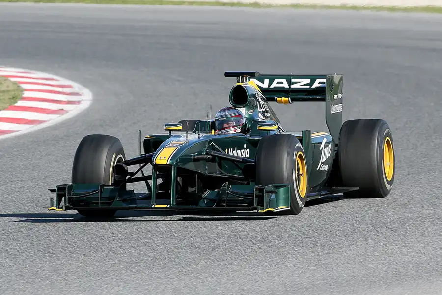 061 | 2010 | Barcelona | Lotus-Cosworth T127 | Jarno Trulli | © carsten riede fotografie