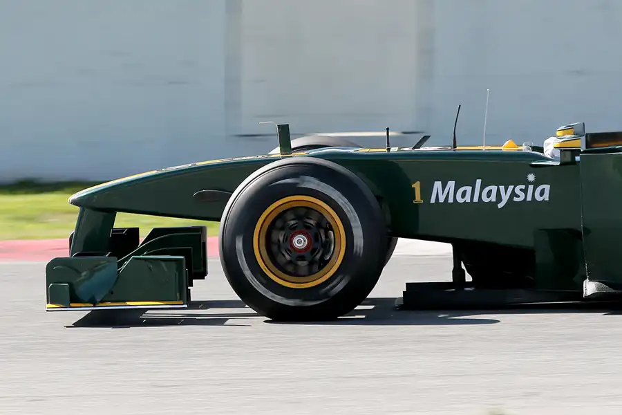 062 | 2010 | Barcelona | Lotus-Cosworth T127 | Jarno Trulli | © carsten riede fotografie