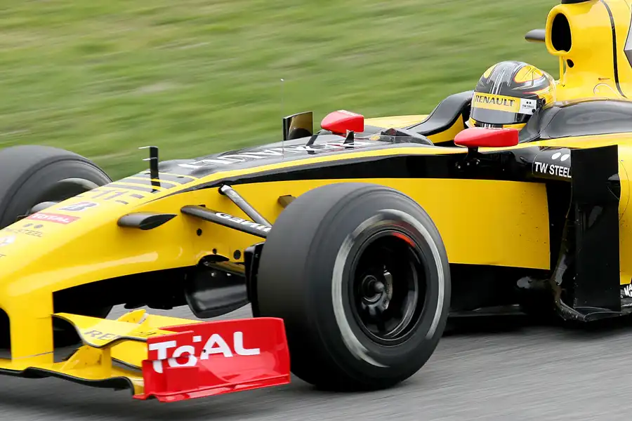 149 | 2010 | Barcelona | Renault R30 | Robert Kubica | © carsten riede fotografie