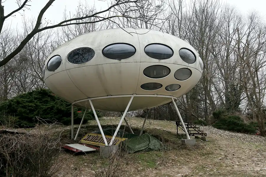 068 | 2010 | Berlin | Funkhaus Nalepastrasse – Futuro 13 | © carsten riede fotografie