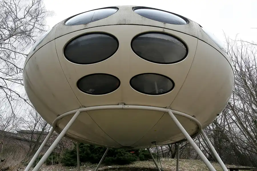 069 | 2010 | Berlin | Funkhaus Nalepastrasse – Futuro 13 | © carsten riede fotografie