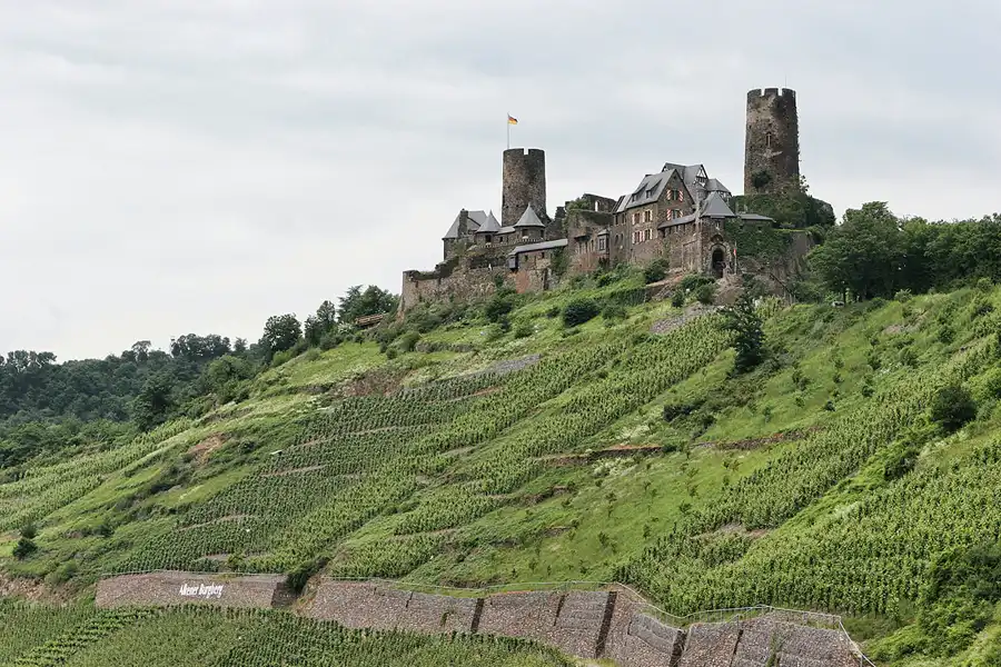 001 | 2010 | Alken | Burg Thurant | © carsten riede fotografie