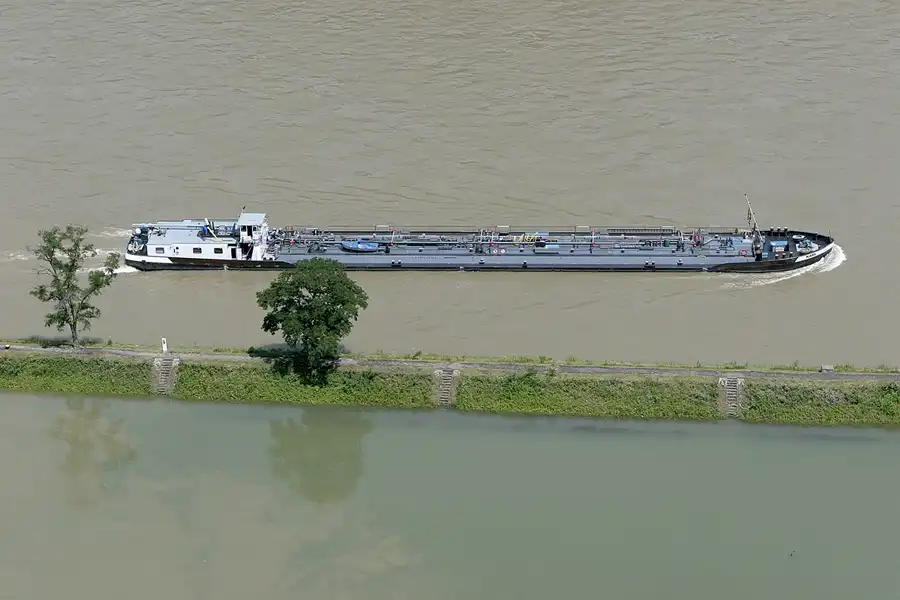 098 | 2010 | Rhein | © carsten riede fotografie