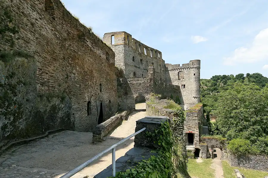 103 | 2010 | Sankt Goar | Burg Rheinfels | © carsten riede fotografie