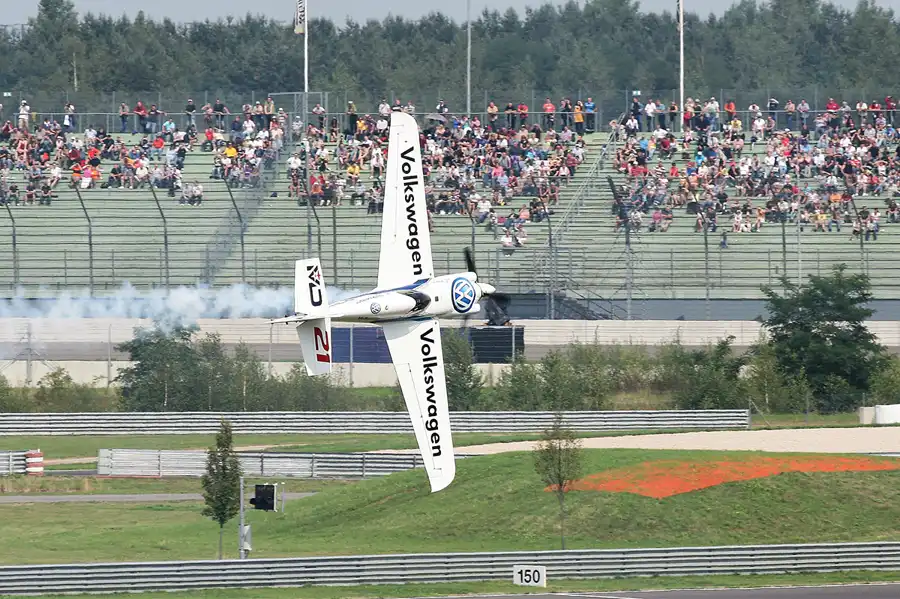 052 | 2010 | Eurospeedway | Red Bull Air Race – Matthias Dolderer | © carsten riede fotografie