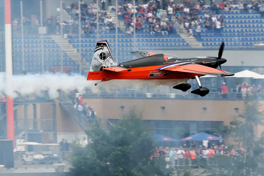 060 | 2010 | Eurospeedway | Red Bull Air Race – Nicolas Ivanoff | © carsten riede fotografie