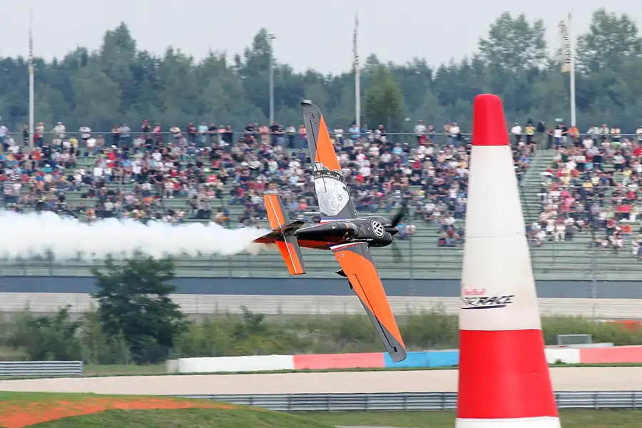 061 | 2010 | Eurospeedway | Red Bull Air Race – Nicolas Ivanoff | © carsten riede fotografie