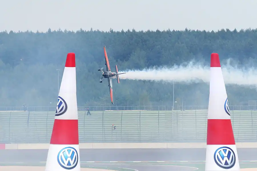 063 | 2010 | Eurospeedway | Red Bull Air Race – Nicolas Ivanoff | © carsten riede fotografie