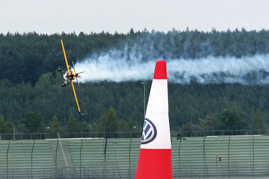 068 | 2010 | Eurospeedway | Red Bull Air Race – Nigel Lamb | © carsten riede fotografie