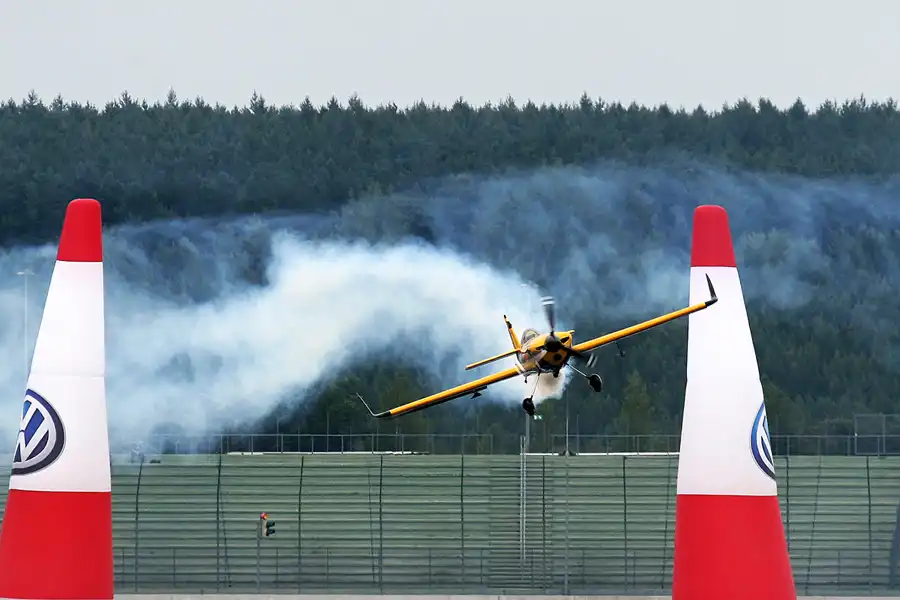 069 | 2010 | Eurospeedway | Red Bull Air Race – Nigel Lamb | © carsten riede fotografie