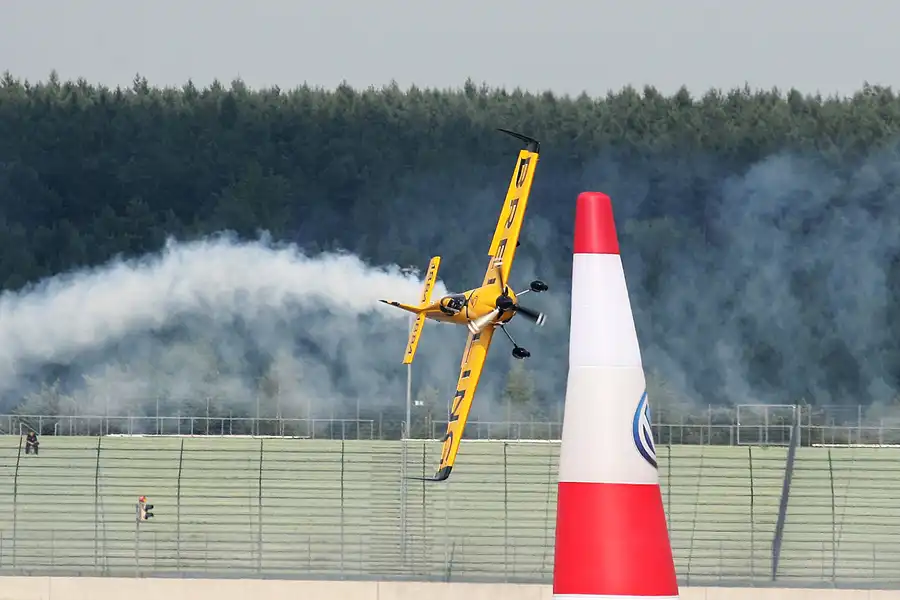 074 | 2010 | Eurospeedway | Red Bull Air Race – Nigel Lamb | © carsten riede fotografie