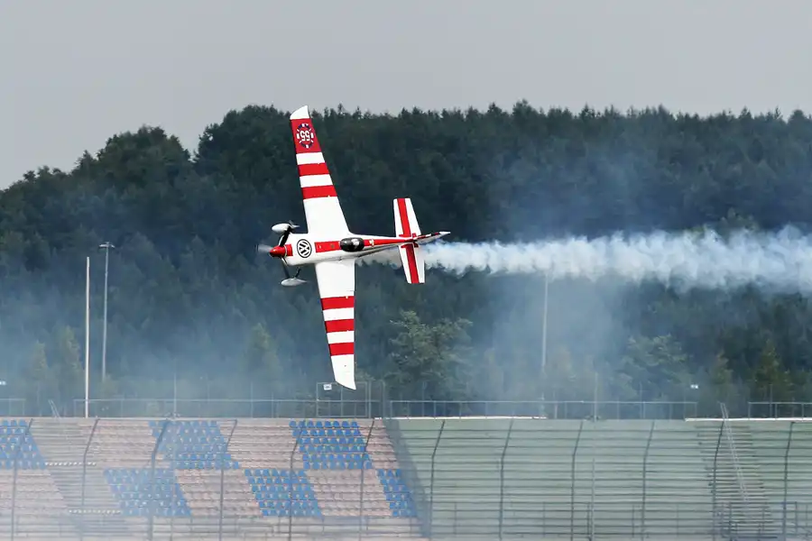 075 | 2010 | Eurospeedway | Red Bull Air Race – Paul Bonhomme | © carsten riede fotografie