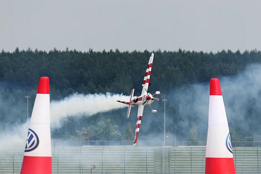 077 | 2010 | Eurospeedway | Red Bull Air Race – Paul Bonhomme | © carsten riede fotografie