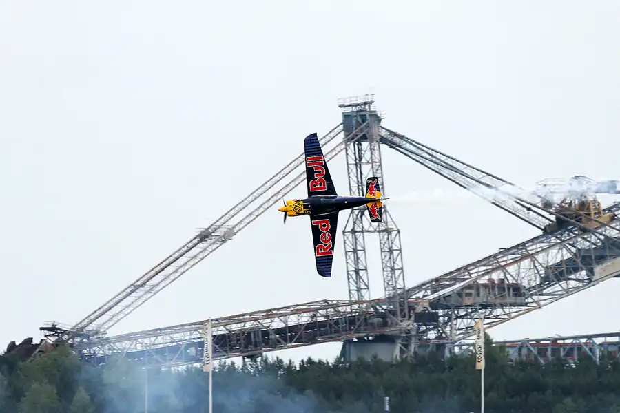 094 | 2010 | Eurospeedway | Red Bull Air Race – Peter Besenyei | © carsten riede fotografie
