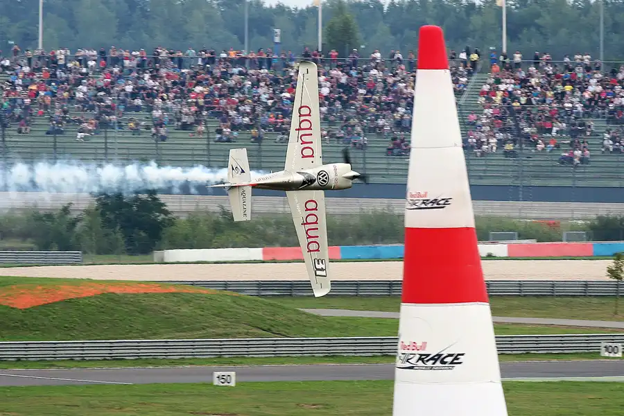 101 | 2010 | Eurospeedway | Red Bull Air Race – Yoshihide Muroya | © carsten riede fotografie