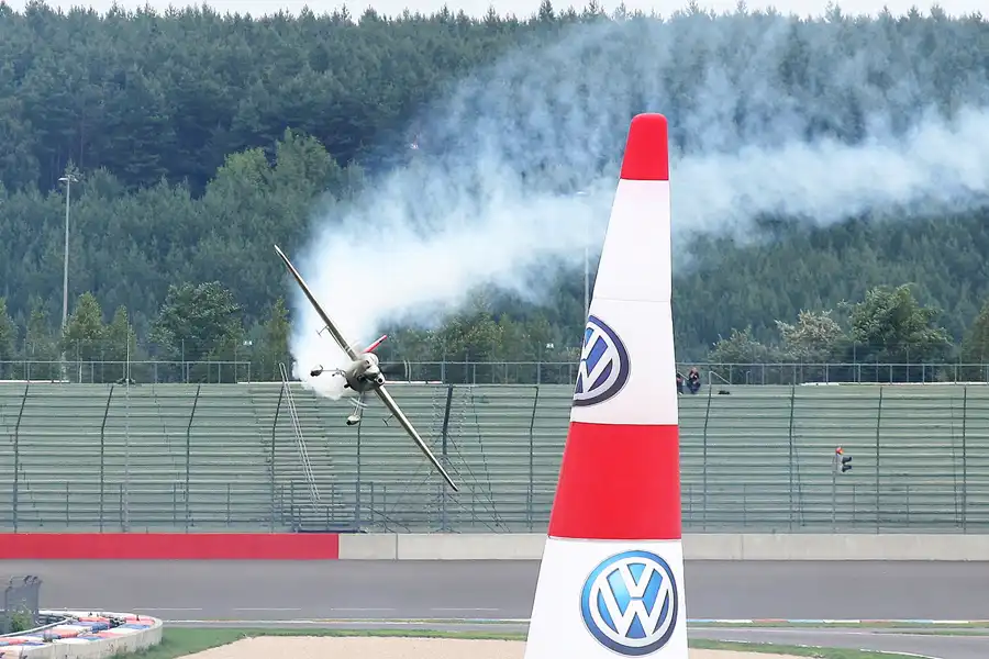 102 | 2010 | Eurospeedway | Red Bull Air Race – Yoshihide Muroya | © carsten riede fotografie