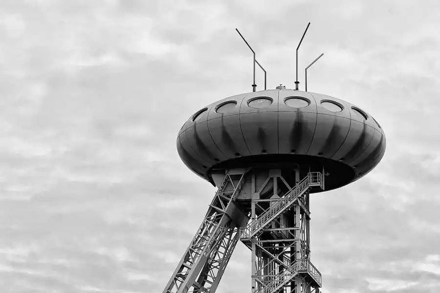 094 | 2010 | Lünen | Colani Ufo (Lüntec Tower) | © carsten riede fotografie