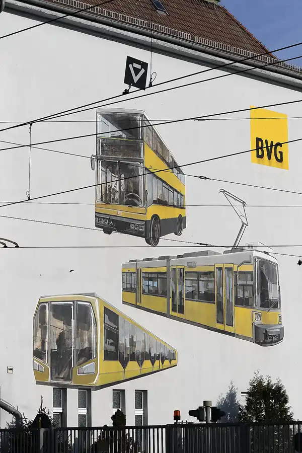 020 | 2011 | Berlin | Siegfriedstrasse | © carsten riede fotografie