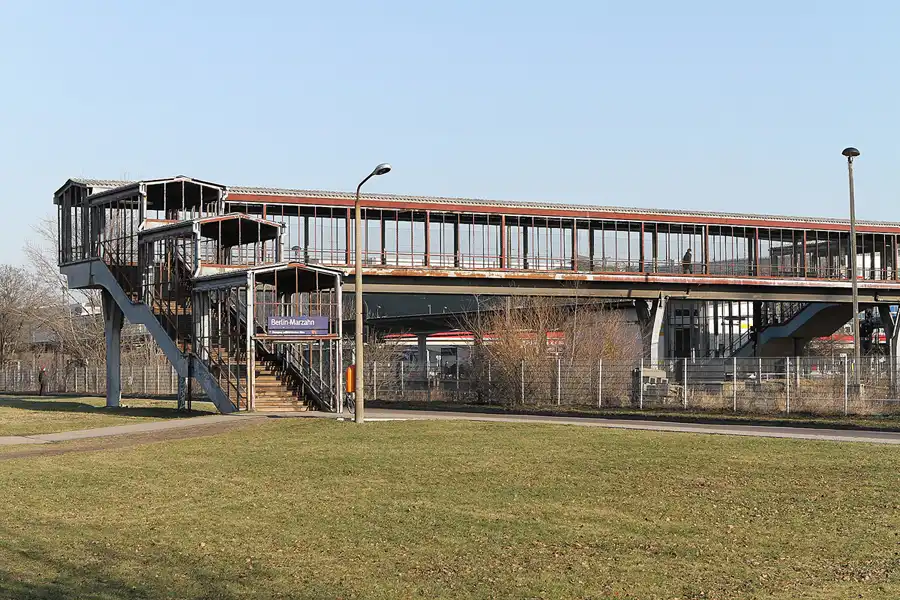 046 | 2011 | Berlin | Wiesenburger Weg – S-Bahnhof Marzahn | © carsten riede fotografie