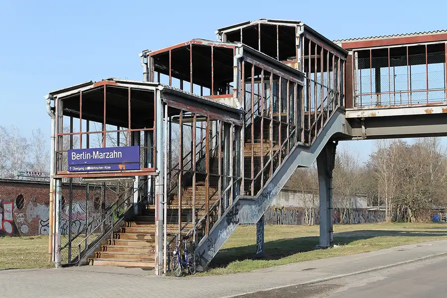 047 | 2011 | Berlin | Wiesenburger Weg – S-Bahnhof Marzahn | © carsten riede fotografie