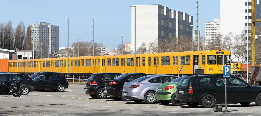 063 | 2011 | Berlin | Erich-Kurz-Strasse | © carsten riede fotografie