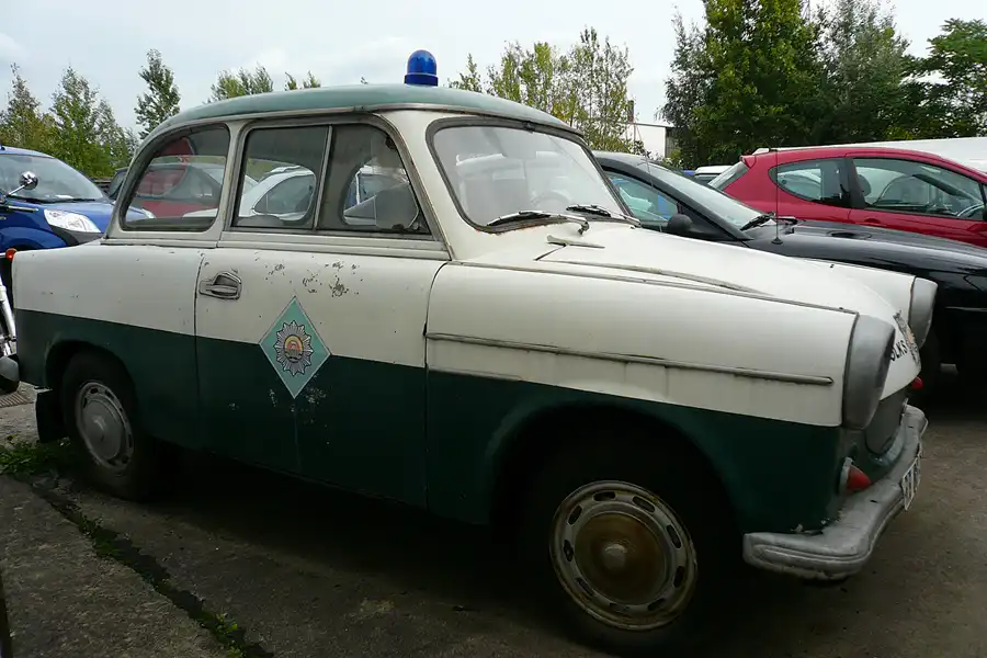 142 | 2011 | Berlin | Siegfriedstrasse | © carsten riede fotografie