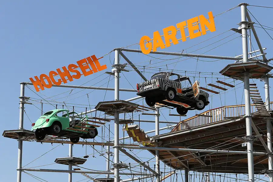 145 | 2011 | Berlin | Julie-Wolfthorn-Strasse | © carsten riede fotografie