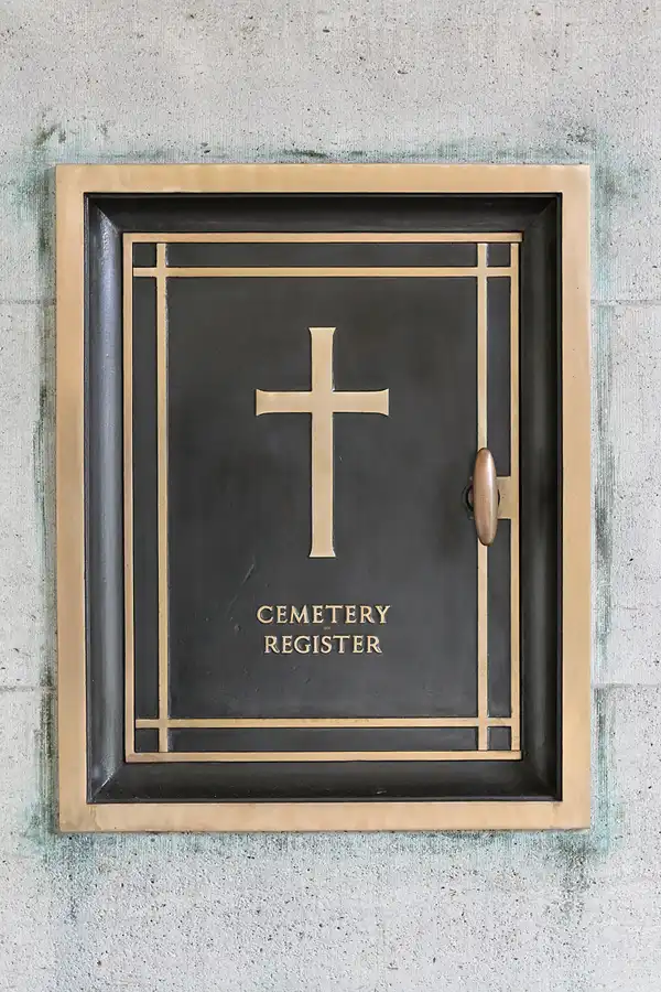 165 | 2011 | Berlin | War Cemetery | © carsten riede fotografie