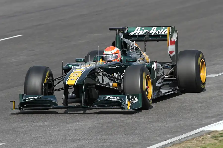 068 | 2011 | Barcelona | Lotus-Renault T128 | Jarno Trulli | © carsten riede fotografie