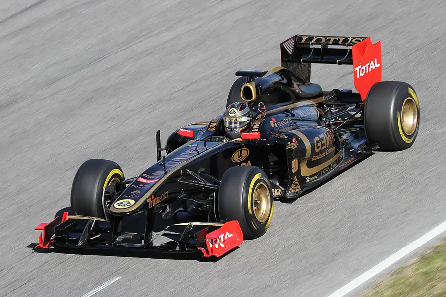 175 | 2011 | Barcelona | Renault R31 | Nick Heidfeld | © carsten riede fotografie