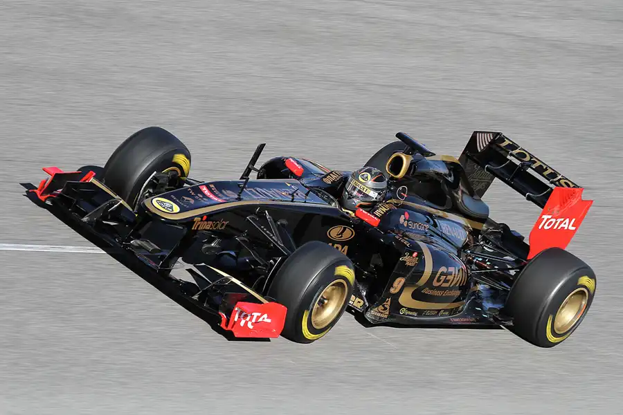 176 | 2011 | Barcelona | Renault R31 | Nick Heidfeld | © carsten riede fotografie