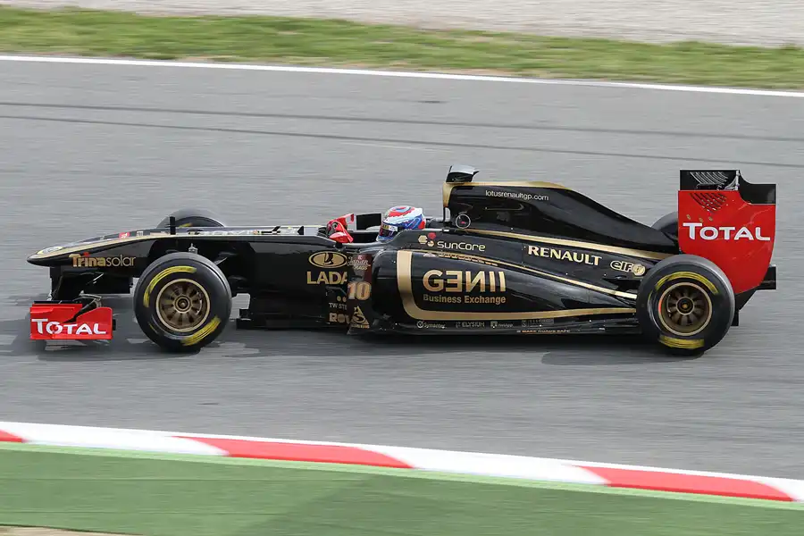 182 | 2011 | Barcelona | Renault R31 | Vitali Petrov | © carsten riede fotografie